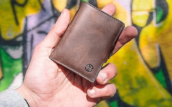 こんなにコンパクトな財布なのに、ポケットが10個も！サイズ以上の容量を求める人へ「Trusador」新登場