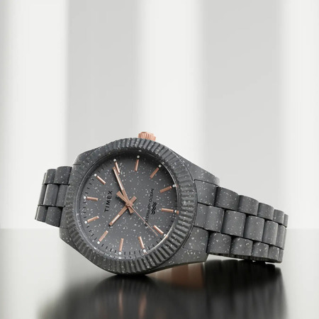 手元も夏の装いにしてみない？タイメックスより、‟海洋プラスチック“を使用した腕時計「Waterbury Ocean」新登場