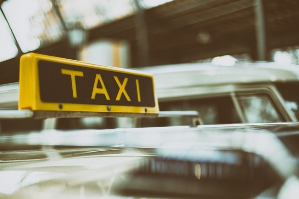 初乗り料金の上昇・迫るライドシェアの一部解禁――。　いま、タクシーを使っている人はどのくらいいる？【ナビット調べ】　